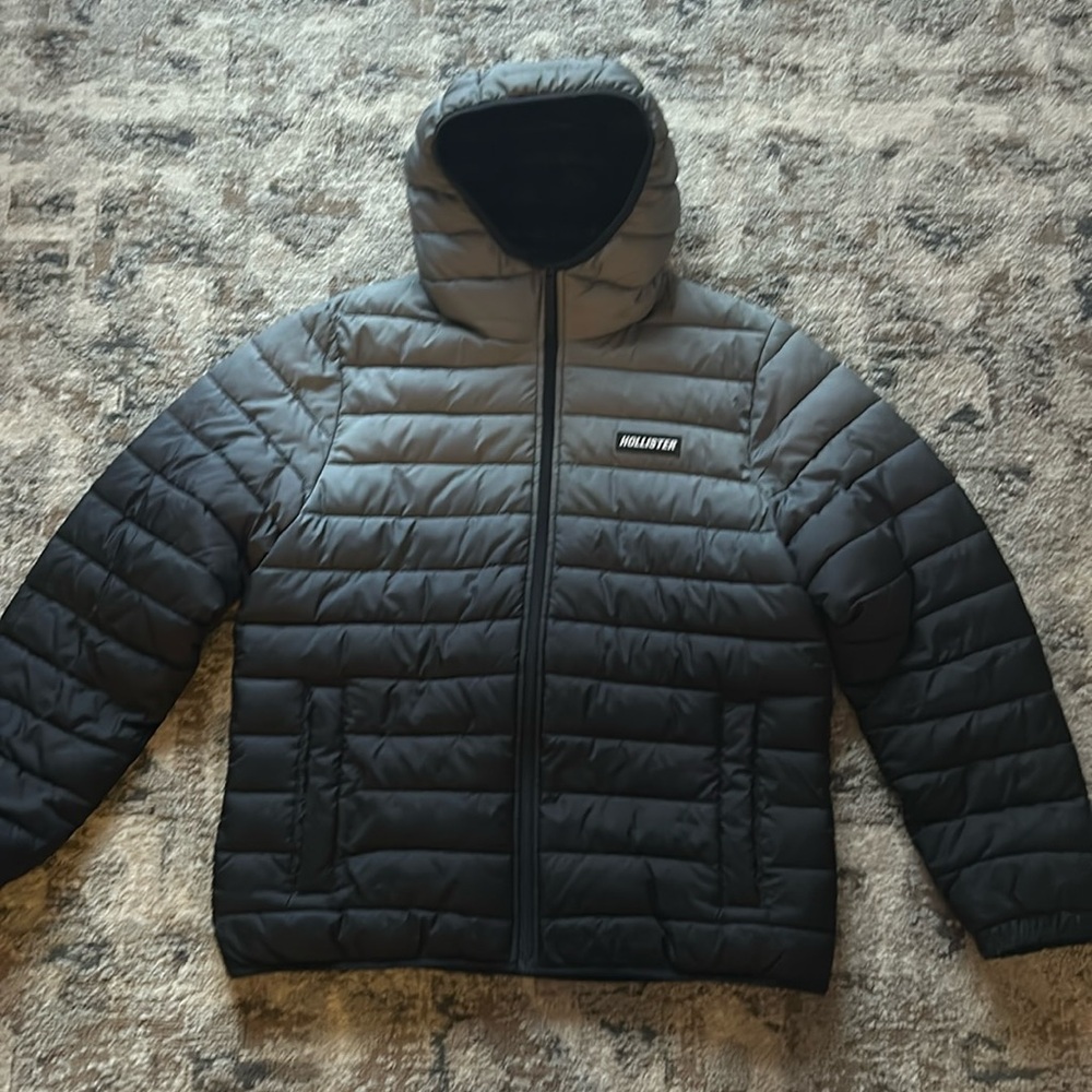 Hollister Co. Men’s Jacket
Black And White